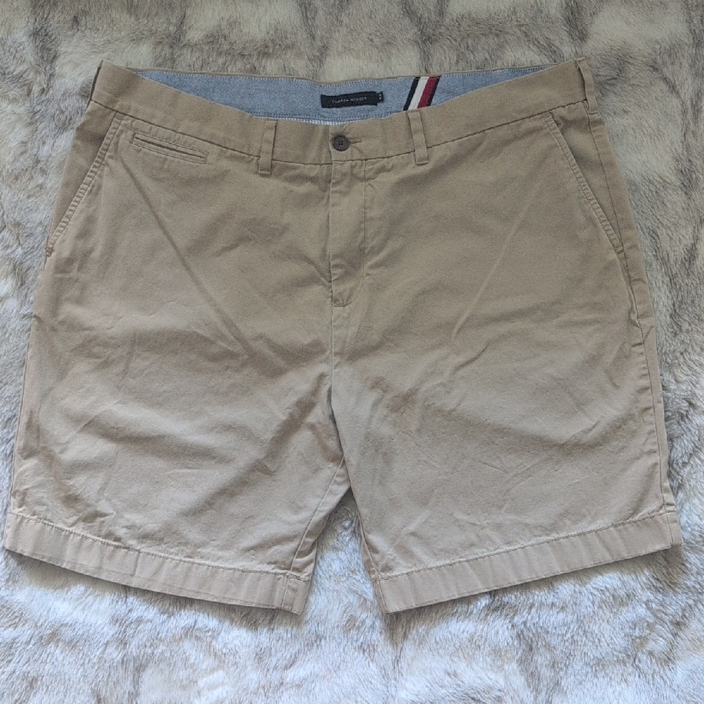 Tommy Hilfiger Flat Front Khakis Size 42